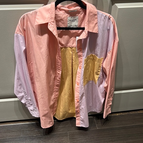 Abercrombie Oversized Button Down Button Up NWT - Picture 2 of 6